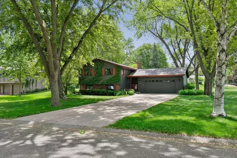 18025 33rd Ave N, Plymouth, MN 55447