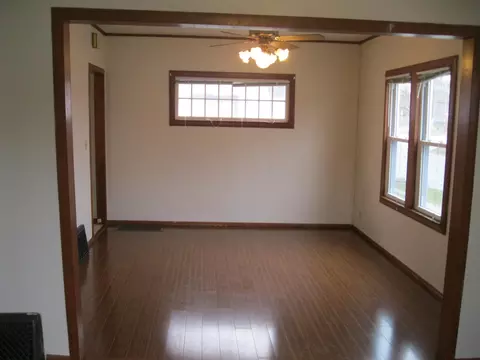 Living - 525527 8th Ave N, Saint Cloud, MN 56303 photo 2 of 4