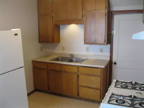 Kitchen - 525527 8th Ave N, Saint Cloud, MN 56303 photo 2 of 4