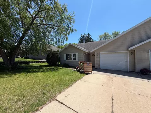 109 E 13th St, Zumbrota, MN 55992