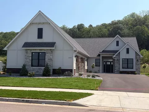 2110 Amanda Way, Hudson, WI 54016