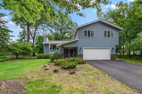 1204 Birch Dr, Hudson, WI 54016