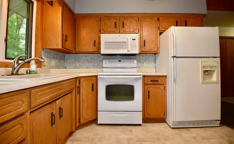 Kitchen - 20692 Keystone Rd, Milaca, MN 56353 photo 3 of 4