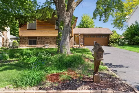 8124 W 102nd St, Bloomington, MN 55438