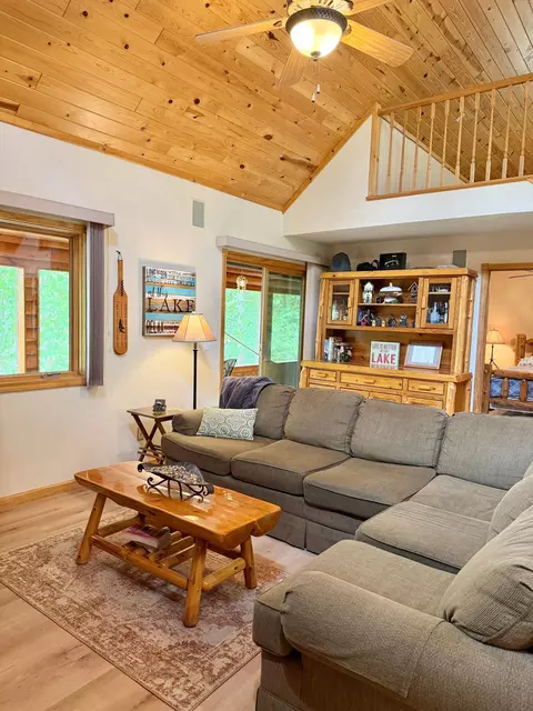 Living - 4395 Mckeown Point Trl NW, Hackensack, MN 56452 photo 4 of 6
