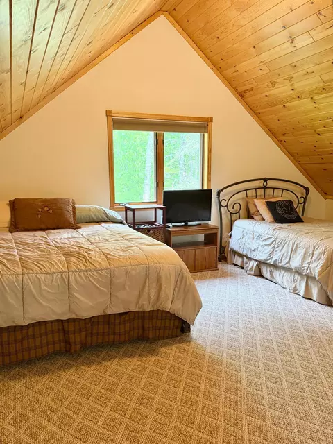 Bedroom - 4395 Mckeown Point Trl NW, Hackensack, MN 56452 photo 4 of 9
