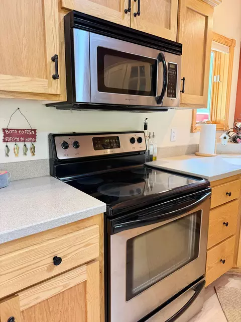 Kitchen - 4395 Mckeown Point Trl NW, Hackensack, MN 56452 photo 3 of 13