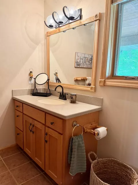 Bath - 4395 Mckeown Point Trl NW, Hackensack, MN 56452 photo 2 of 13