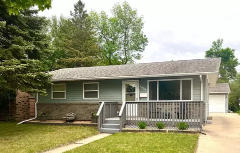 1008 14th St N, Moorhead, MN 56560