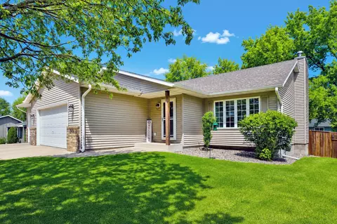 2040 Greenwood Dr, Owatonna, MN 55060