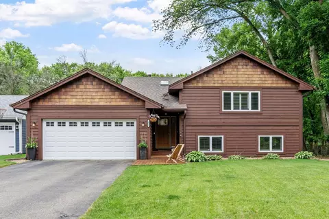 7611 Paulsen Dr, Eden Prairie, MN 55346