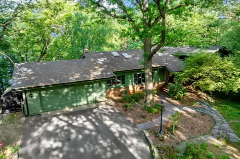 8282 Hidden Bay Ct N, Lake Elmo, MN 55042