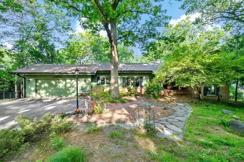 8282 Hidden Bay Ct N, Lake Elmo, MN 55042