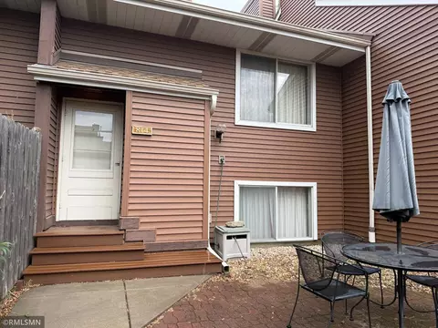 814 Seal St, Saint Paul, MN 55114