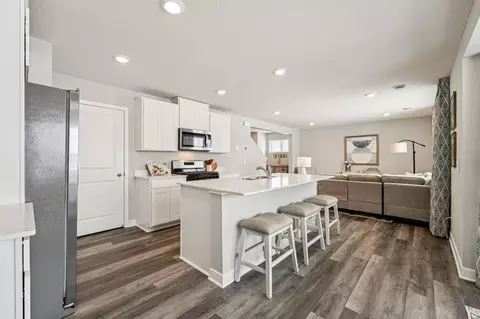 2076 Clearwater Ter, Shakopee, MN 55379