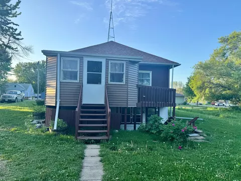 301 W 3rd St, Sherburn, MN 56171