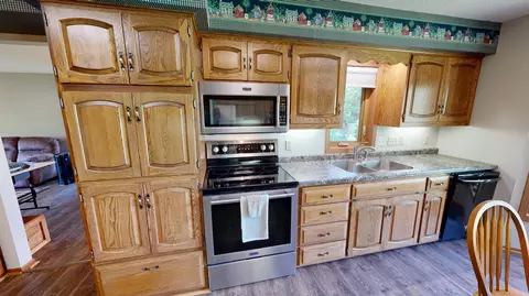 Kitchen - 2100 4th Ave SE, Willmar, MN 56201 photo 3 of 10