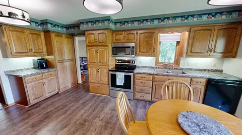Kitchen - 2100 4th Ave SE, Willmar, MN 56201 photo 5 of 10
