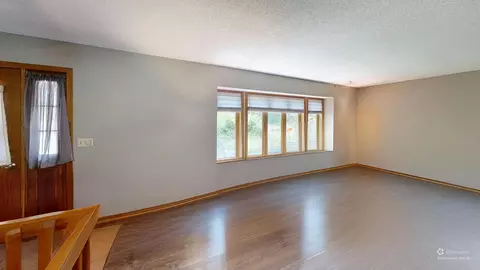 Living - 2100 4th Ave SE, Willmar, MN 56201 photo 7 of 10