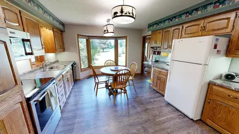 Kitchen - 2100 4th Ave SE, Willmar, MN 56201 photo 8 of 10