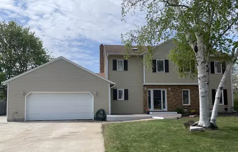 1757 23rd St S, Fargo, ND 58103