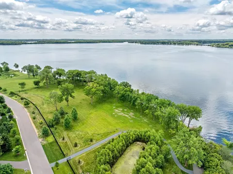 1365 Bracketts Point Rd, Wayzata, MN 55391 photo 17