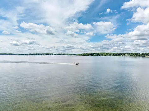 1365 Bracketts Point Rd, Wayzata, MN 55391 photo 22