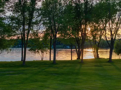 1365 Bracketts Point Rd, Wayzata, MN 55391 photo 5
