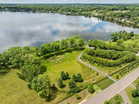 1365 Bracketts Point Rd, Wayzata, MN 55391 photo 21