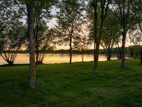 1365 Bracketts Point Rd, Wayzata, MN 55391 photo 9