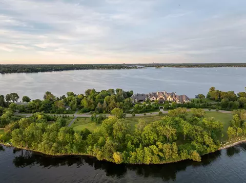 1365 Bracketts Point Rd, Wayzata, MN 55391 photo 12