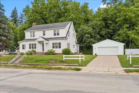 398 E Wall St, Ellsworth, WI 54011