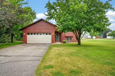 13806 Zarthan Ct, Savage, MN 55378