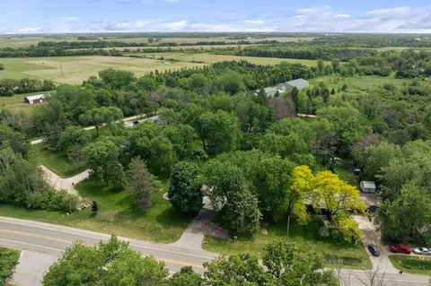 1306 34th Dr NE, Austin, MN 55912