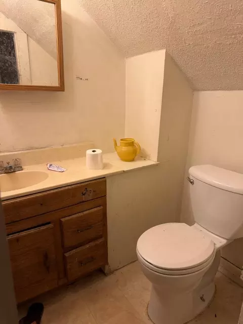 Bath - 320 8th Ave S, Saint Cloud, MN 56301 photo 2 of 2