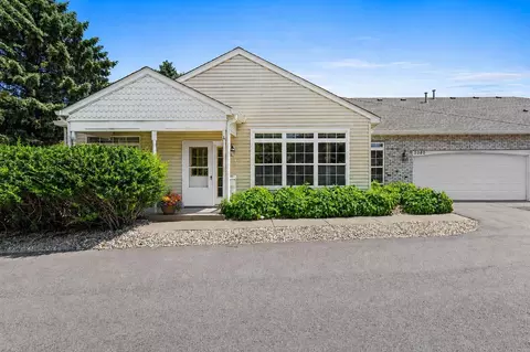 3080 Timberwood Trl #35, Eagan, MN 55121