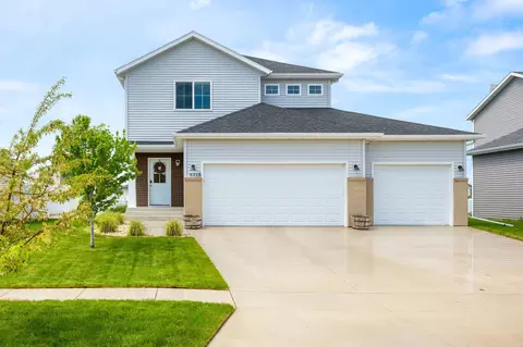 833 Albert Dr W, West Fargo, ND 58078