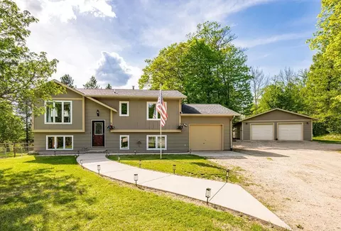 18227 Us Highway 169, Grand Rapids, MN 55744