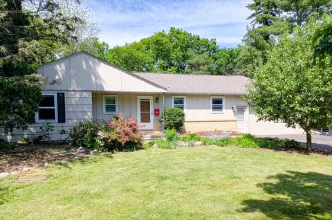 3613 Robin Ln, Hopkins, MN 55305