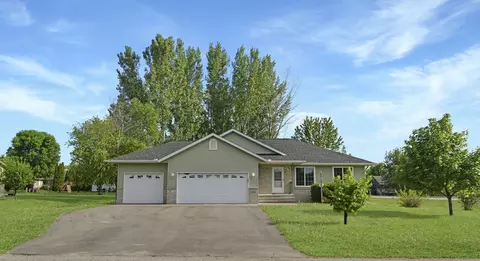 655 6th St NW, Richmond, MN 56368