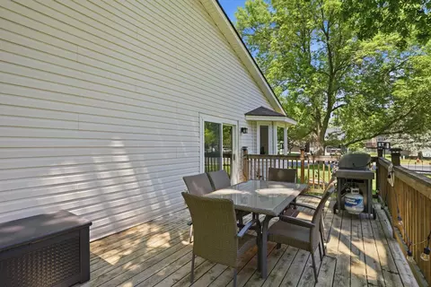 Exterior - 876 Curry Trl, Eagan, MN 55123 photo 7 of 13