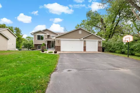 Exterior - 1896 Adele St, Maplewood, MN 55109 photo 2 of 15