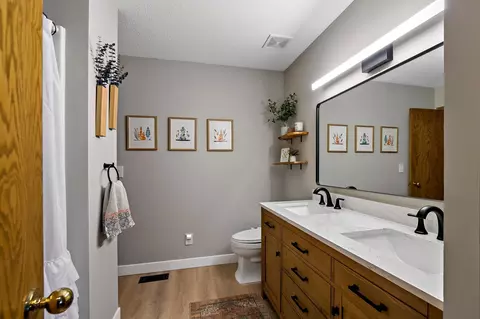 Bath - 1896 Adele St, Maplewood, MN 55109 photo 1 of 4