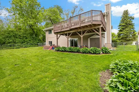 Exterior - 1896 Adele St, Maplewood, MN 55109 photo 5 of 15