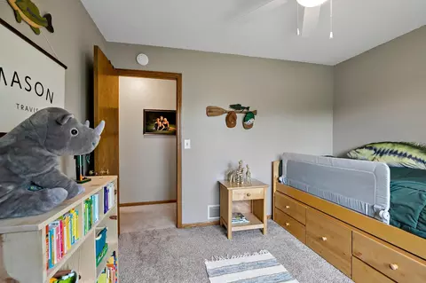 Bedroom - 1896 Adele St, Maplewood, MN 55109 photo 6 of 8