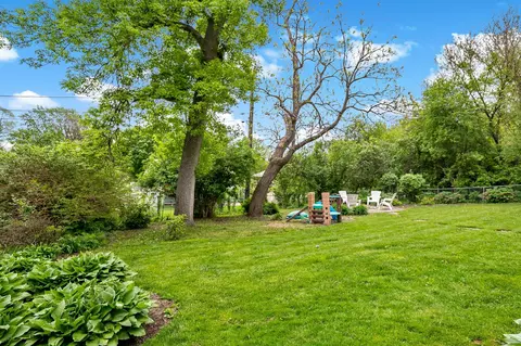 Exterior - 1896 Adele St, Maplewood, MN 55109 photo 4 of 15