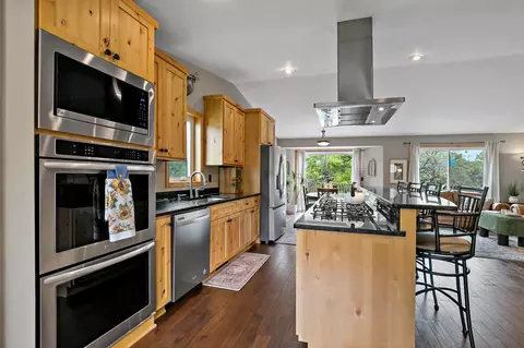 Kitchen - 1896 Adele St, Maplewood, MN 55109 photo 4 of 5