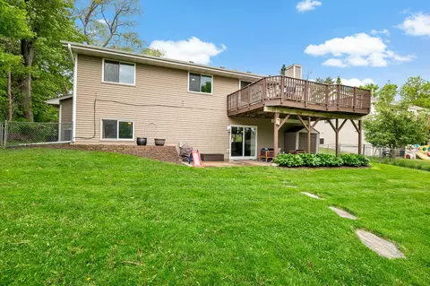 Exterior - 1896 Adele St, Maplewood, MN 55109 photo 7 of 15