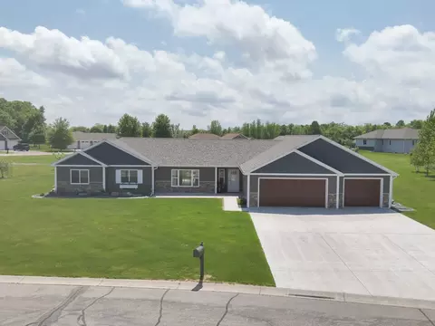 1932 Clear Creek Blvd, Detroit Lakes, MN 56501