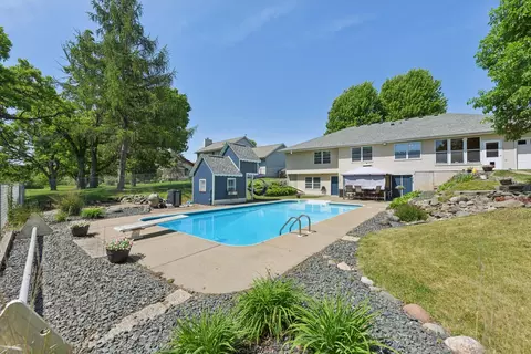 908 Martys Way, Osceola, WI 54020